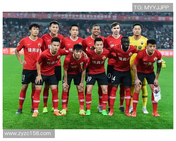 中超激战深圳佳兆业迎战大连一方争夺关键三分之战